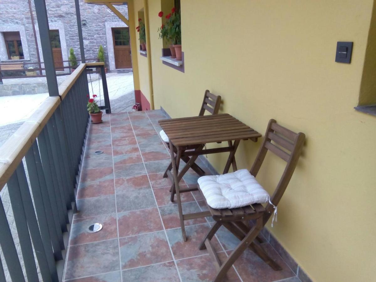 Apartamentos Rurales La Veiga La Riera  Bagian luar foto